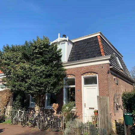 Your Own Floor In Authentic Picturesque Dikehouse Apartment