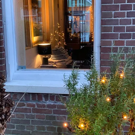 Your Own Floor In Authentic Picturesque Dikehouse Appartement *