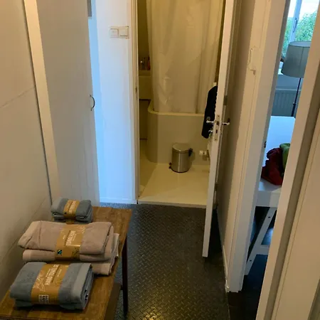 Гостевой дом Your Own Floor In Authentic Picturesque Dikehouse 3*