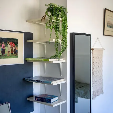 Your Own Floor In Authentic Picturesque Dikehouse Appartement