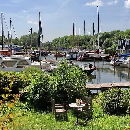 Pensión Your Own Floor In Authentic Picturesque Dikehouse